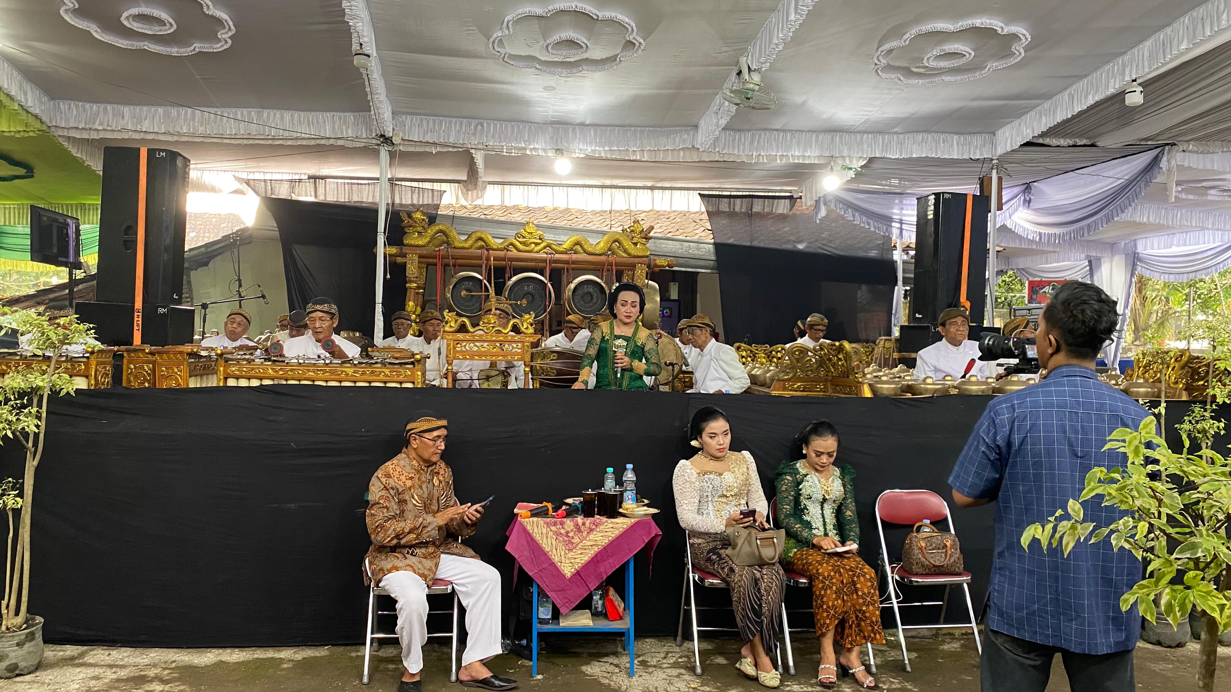kelompok-kesenian-gamelan-sukolaras-desa-klumprit